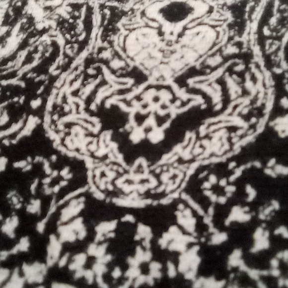 Lucky Brand Short Sleeve Top Split Cure Hem VNeck - Picture 12 of 13